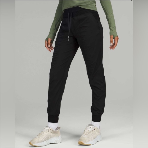 Lululemon Dance Studio Mid-Rise Jogger in Black Size 6 Athletic Pants Casual - Picture 1 of 12